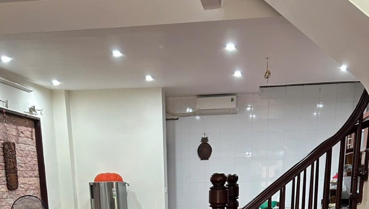 CHO THUÊ LÀM KD SẠCH NHÀ BIỆT THỰ LK ĐƯỜNG OTO KĐT DỊCH VỌNG,  90m2 - 5 TẦNG - 37TR